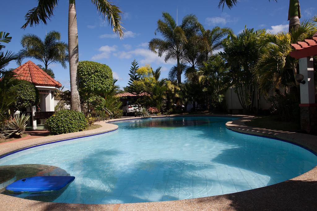 Sir Nico Guesthouse And Resort Pulilan Экстерьер фото